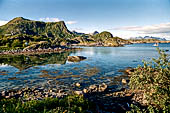 Le isole Lofoten Norvegia. Nei pressi della chiesa di Vagan a Kabelvag (Austvagoya).